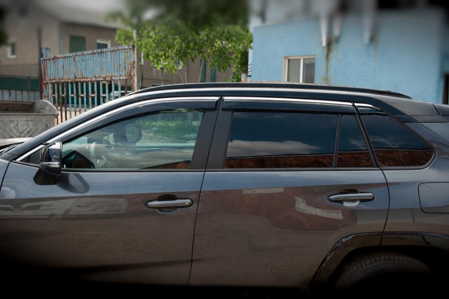 Toyota Rav 4 2019–2025 Windabweiser mit Chromleisten Niken Luxury (6 Stk) Image