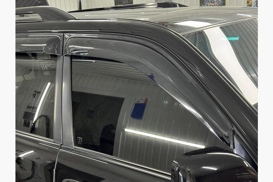 Lexus LX470 1998-2007 Windabweiser Niken Luxury (4 Stk) Image
