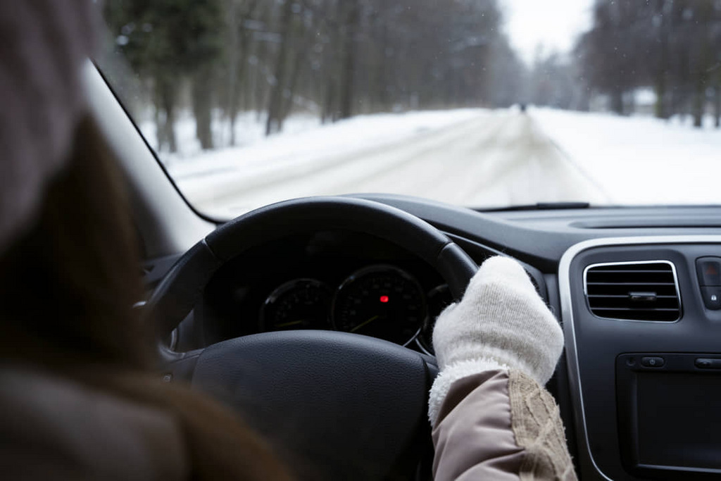 Wie schützt man den Autoinnenraum im Winter vor Schmutz und Feuchtigkeit?