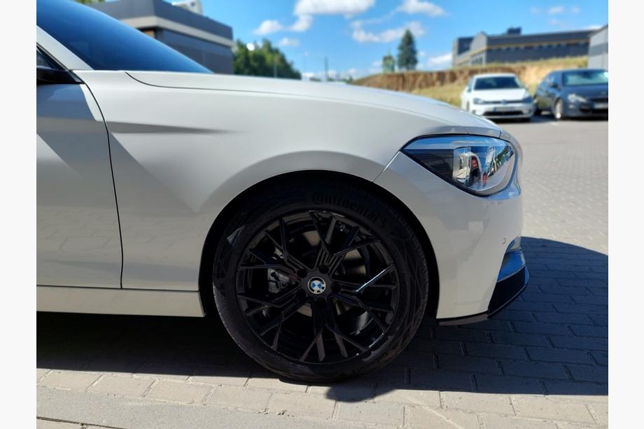 BMW 1 Series F20/F21 2011-2019 Frontlippe DPT V-1 (für M Performance, Schwarz Glanz, 2 Stück) Foto 10