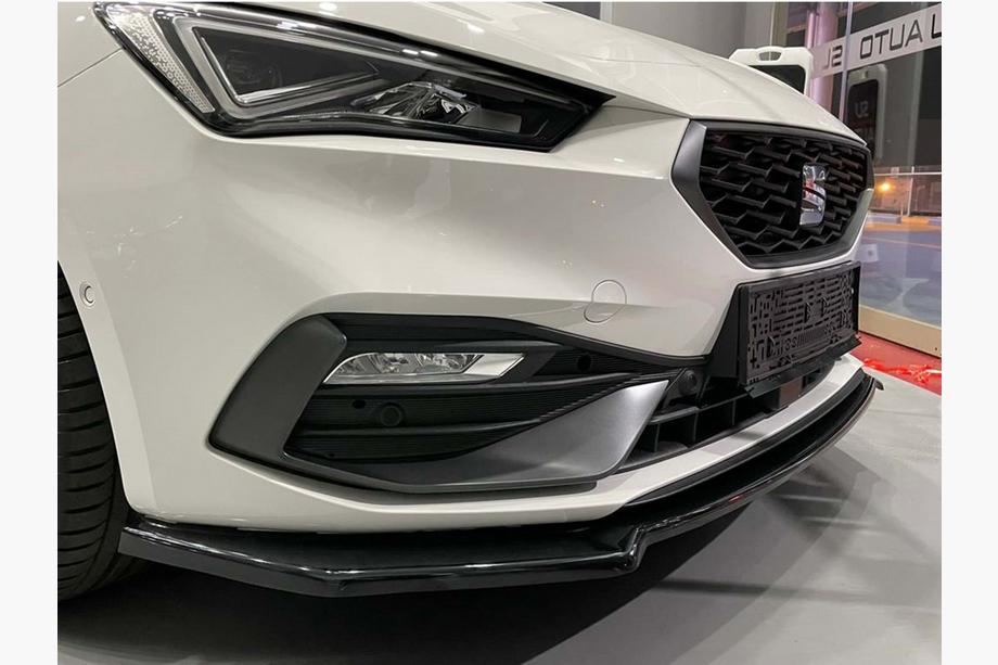 Seat Leon 2020- Frontlippe DPT V-2 (Schwarz Glanz) Image