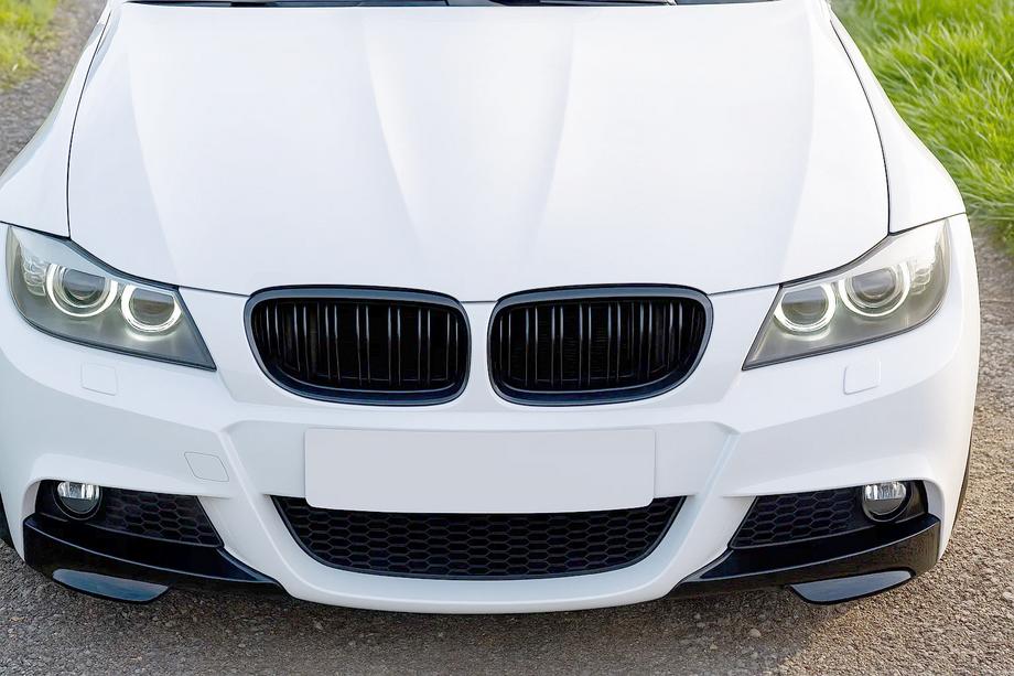BMW 3 Series E90/E91 2005-2011 M-Look Nieren (2008-2011, Schwarz Glanz) Foto 1