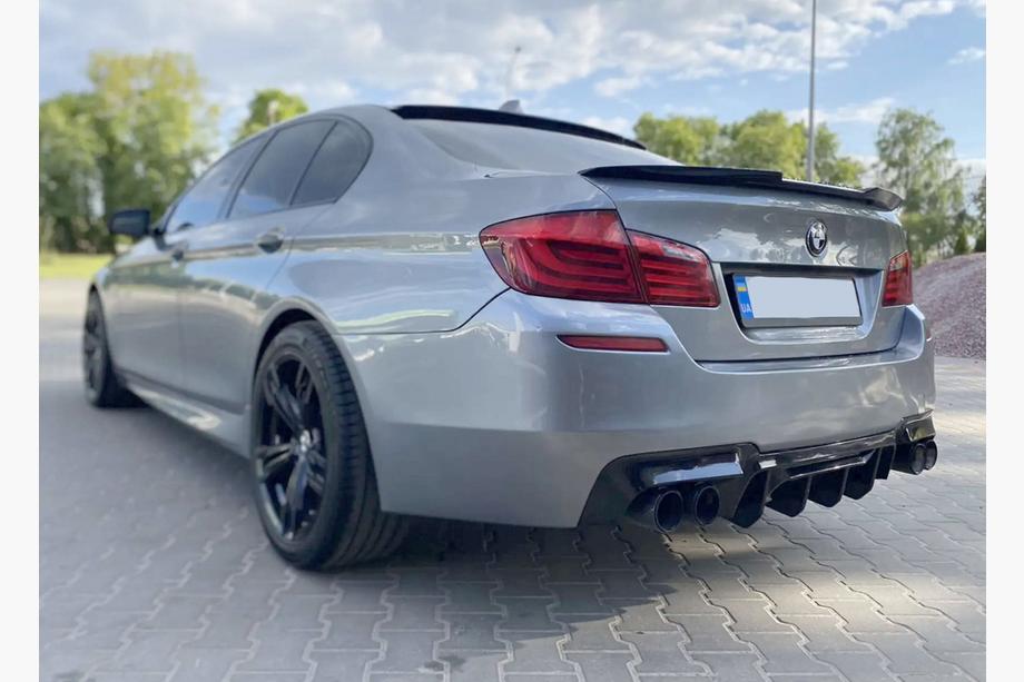 BMW 5 Series F10/F11 2010–2016 Heckdiffusor CS-Style DPT (für M5, Schwarz Glanz, Vakuumformung) Foto 1