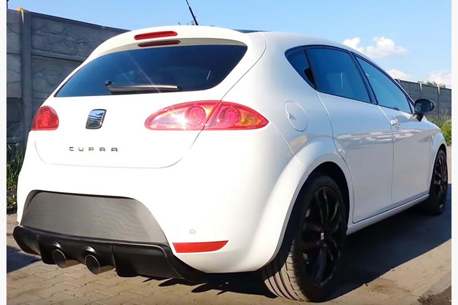 Seat Leon 2005-2012 Heckdiffusor DPT V-2 (2009-2012, Schwarz Glanz) Foto 3
