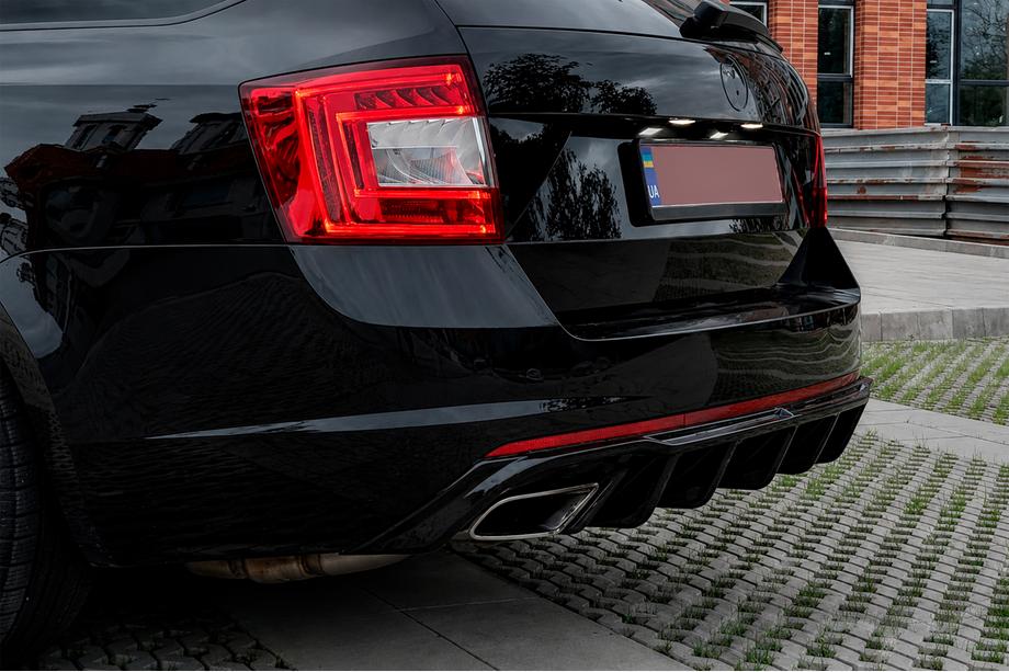 Skoda Octavia III A7 2013-2019 Heckdiffusor DPT V-2 (LB/SW, Schwarz Hochglanz) Image