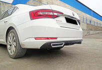 Skoda Superb 2015-2024 Heckdiffusor DPT V-2 (Schwarz Glanz) Foto 3