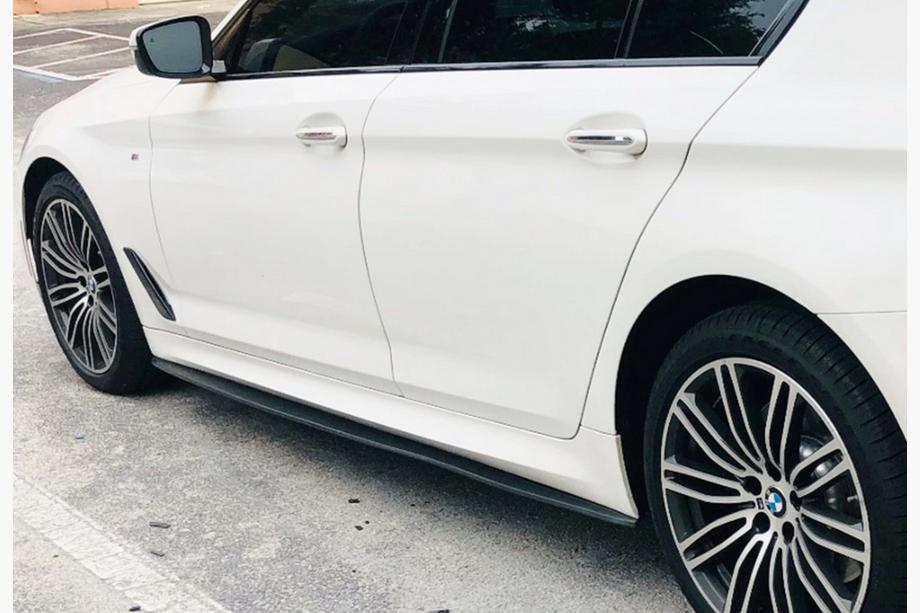 BMW 5er G30/G31 2017–2023 Schwellerverkleidungen DPT V-1 (für M-Sport/M5 Schweller, Schwarz Glanz) Foto 1