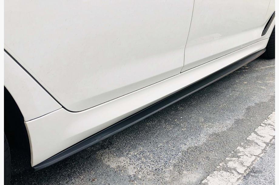 BMW 5er G30/G31 2017–2023 Schwellerverkleidungen DPT V-1 (für M-Sport/M5 Schweller, Schwarz Glanz) Foto 3