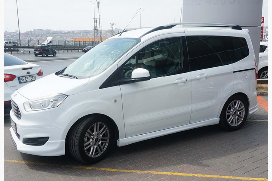 Ford Courier 2014-2023 Seitenschweller DPT (Schwarz Glanz) Image