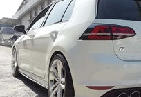 Volkswagen Golf 7/E-Golf 2012-2020 Seitenschweller DPT V-2 (Schwarz Glanz) Foto 3