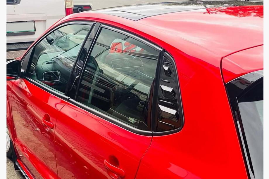 Volkswagen Polo 2017- Fensterabdeckungen hinten DPT (Schwarz Glanz, 2Stk) Foto 1