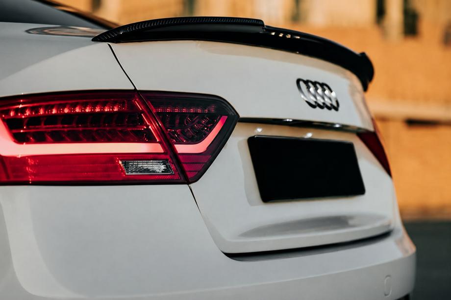 Audi A5 2007-2015 DPT V-1 Heckspoiler (für Sedan, Schwarz Hochglanz) Image
