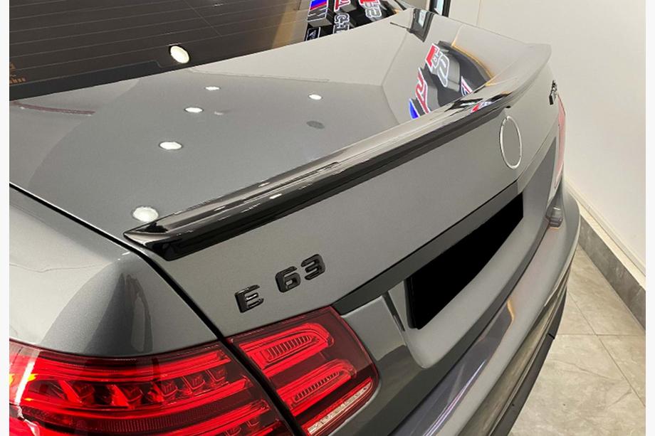 Mercedes E-class W212 2009-2016 DPT V-1 Spoiler (Schwarz Glanz) Image