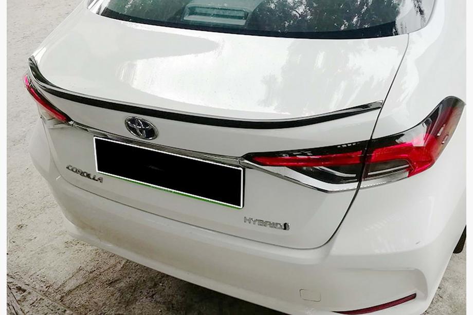 Toyota Corolla 2019- DPT Heckspoiler (Schwarz Glanz) Image