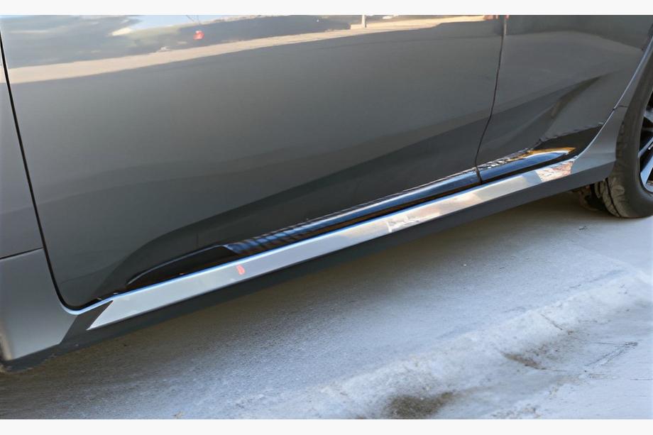 Honda Civic Sedan X 2016-2021 Türleisten DPT (Schwarz Glanz) Image
