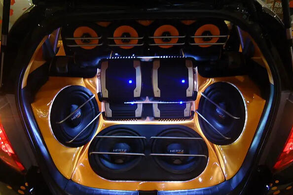 Wovon hängt die Klangqualität im Auto ab?