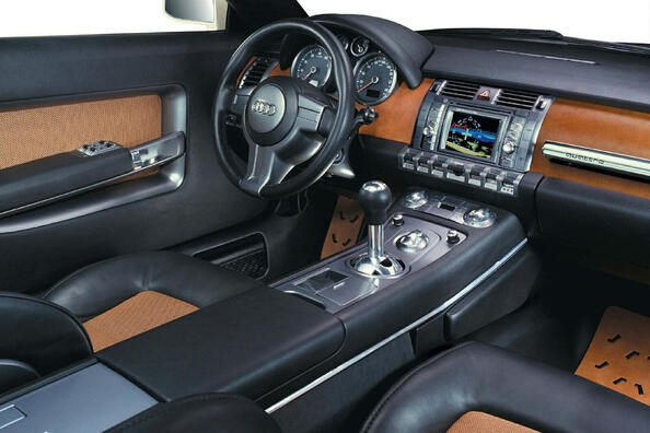 Warum knarrt das Auto in der Kabine? Wir verstehen die Gründe und Lösungen