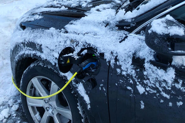 So nutzen Sie ein Elektroauto im Winter richtig: Tipps für komfortables und sparsames Fahren Foto 1