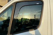 Mercedes Sprinter W907/W910 2018- Windabweiser zum Einstecken (2 Stk, HIC) Foto 2
