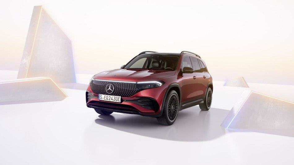 Mercedes-Benz EQB 2023: ein aktualisiertes Elektroauto für die Stadt und das Reisen