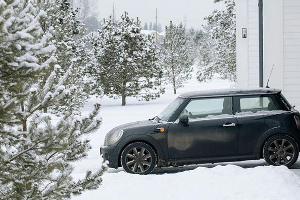 Wo lagert man das Auto im Winter am besten: Tipps für Autobesitzer