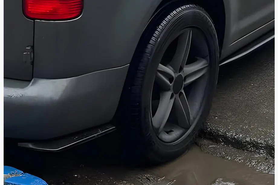 Volkswagen Caddy 2010-2015 Flap Heckstoßstangenabdeckung DPT (ABS) (2Stk) (Schwarz Glanz) Image