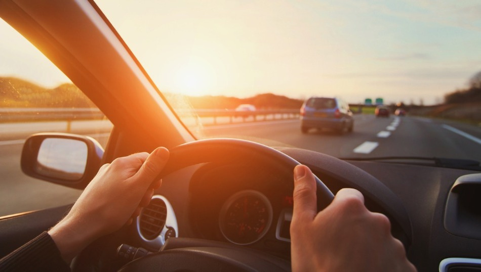 Wie kann man beim Autofahren nicht die Wachsamkeit verlieren?