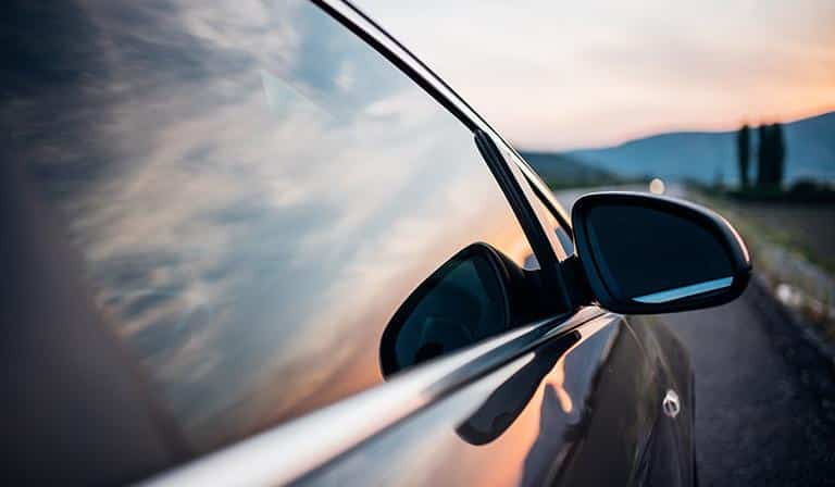 Wie wählt man ein Seitenfenster für ein Auto aus?