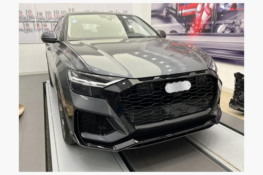 Audi Q8 2018- Frontstoßstange RS-Style (2018-2023) Image