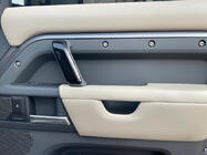 Land Rover Defender 2019- Schwarze Innenraum Abdeckungen Foto 4