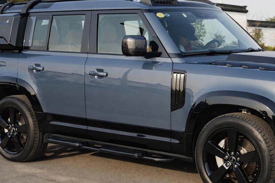 Land Rover Defender 2019- Satz Türleisten Image