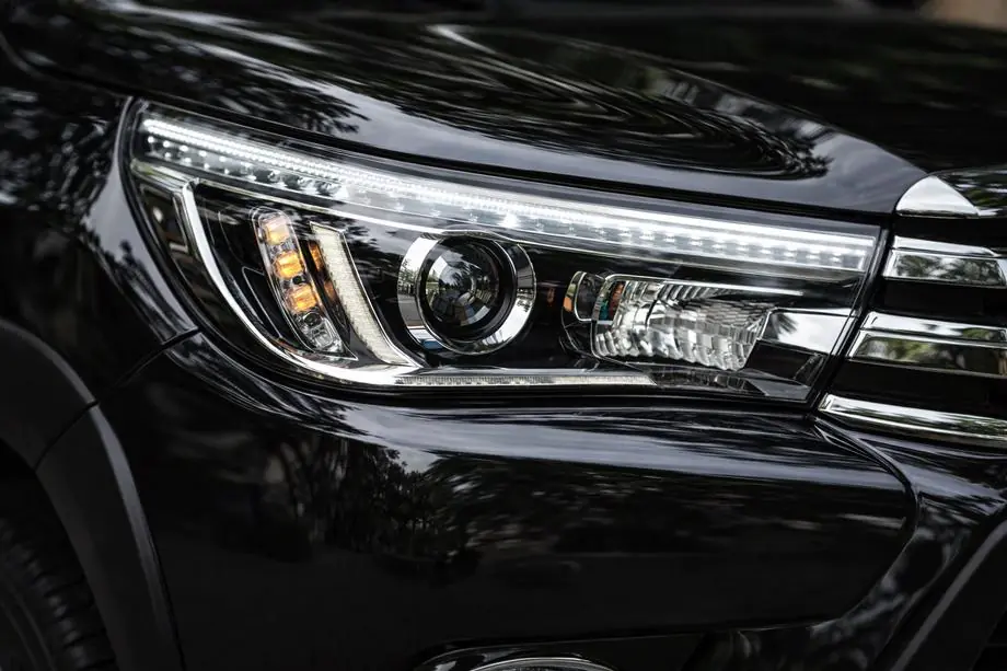 Toyota Hilux 2015- Vordere OEM Scheinwerfer V2 2015-2019 (für Xenon- oder LED-Lampe, 2 Stk.) Image