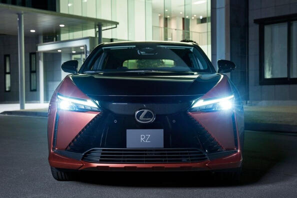 Testbericht zum Elektroauto Lexus RZ