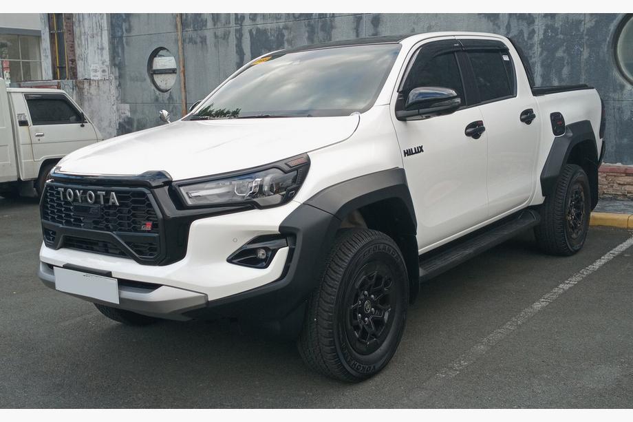 Toyota Hilux 2015- GR Facelift Kit 2024 (für 2020+) Image