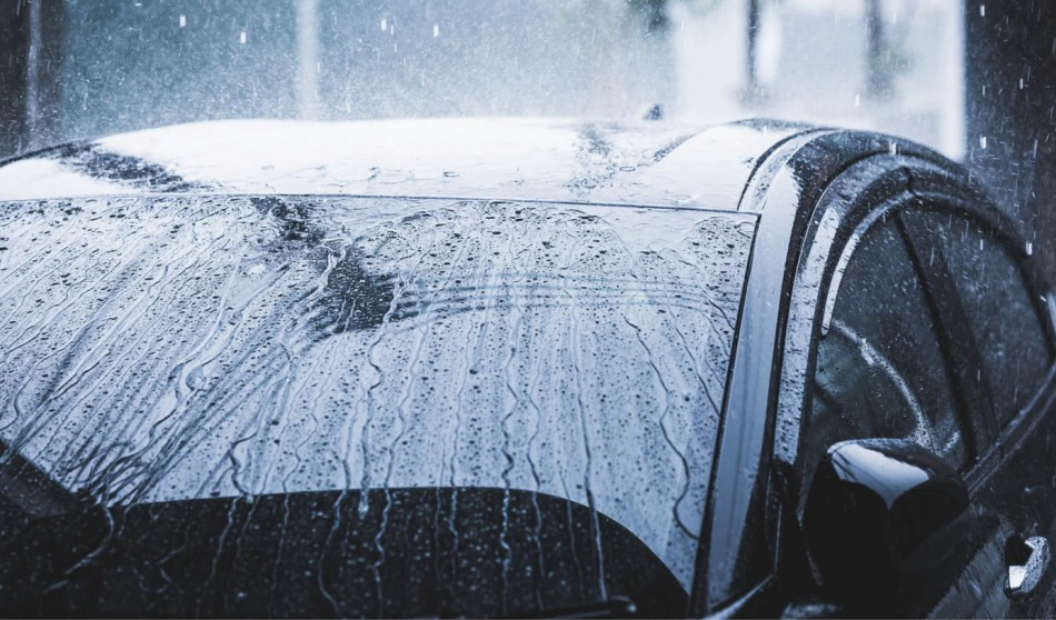 Regenschutz für Autos: So wählen Sie ihn richtig aus und wenden ihn an