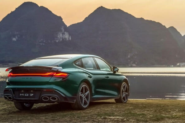 MG 7-Testbericht: ein moderner Liftback mit Schwerpunkt auf Stil und Technologie Foto 4