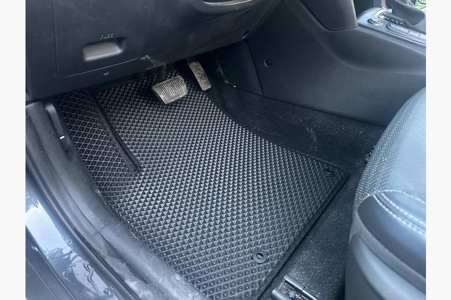 Hyundai Kona 2017-2023 EVA Fußmatten (Benzin, Schwarz) Image