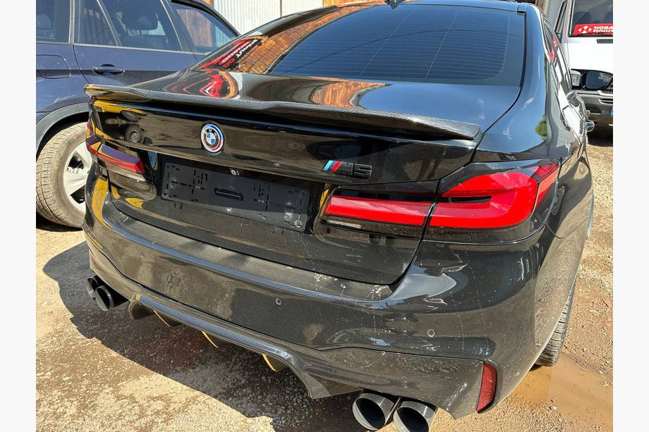 BMW 5er G30/G31 2017–2023 Spoiler V2 (für G30/F90, Carbon) Foto 1