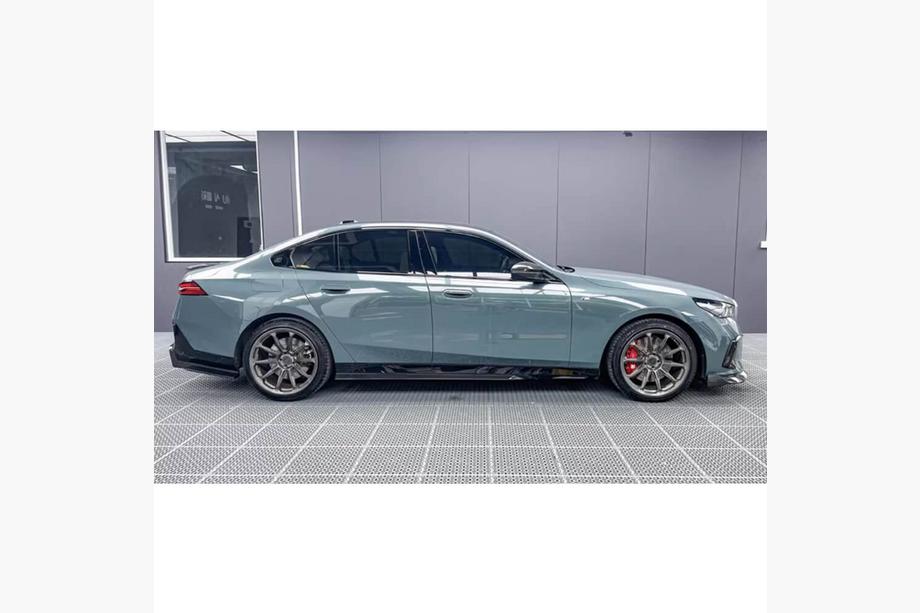 BMW 5/i5 Series G60/G60E/G61 2023- Schwellerleisten Aufsätze (für M-Sport, Carbon) Foto 2