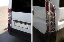 Peugeot Boxer 2006-2025 Chrom Rückleuchten Abdeckungen mit Biegung (2 Stk, Kunststoff) Foto 1