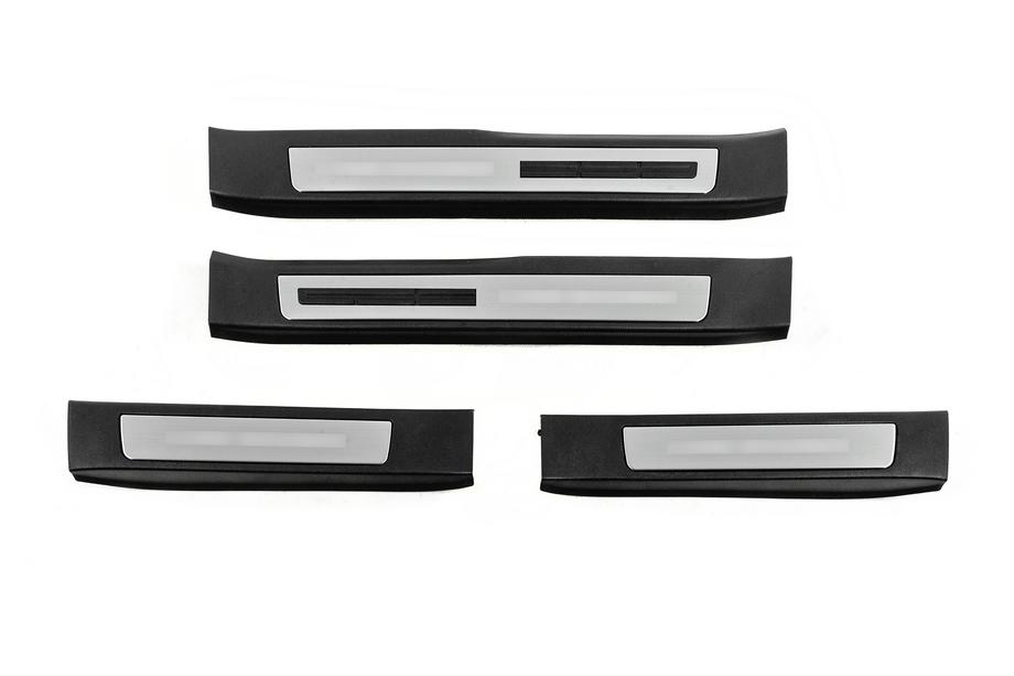 Toyota Land Cruiser 300 2021- Einstiegsleisten mit Beleuchtung (4 Stk) Foto 2