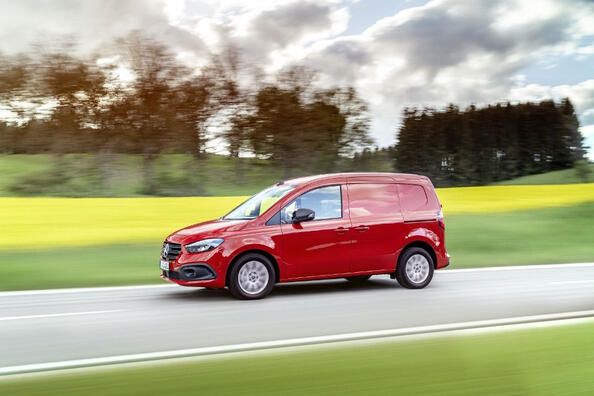 Testbericht des Mercedes-Benz Citan Furgon Van der zweiten Generation Foto 2