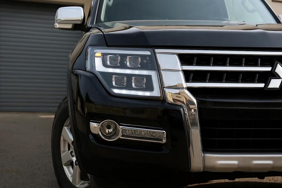Mitsubishi Pajero Wagon IV 2006-2021 LED Frontscheinwerfer (2 Stk) Image