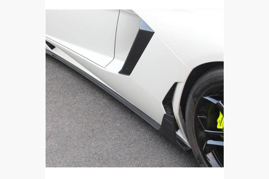 Lamborghini Aventador 2011-2022 Seitenschweller Aufsätze (Carbon) Foto 3