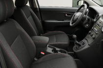 Kia Carens 1999-2012 Autositzbezüge aus Kunstleder Brothers Premium (5 Sitze, 2006-2012) Foto 1