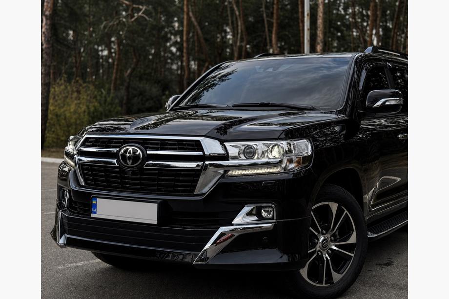 Toyota Land Cruiser 200 2007-2021 Frontlippe 2016↗ (Executive 2021) Weiß Foto 2
