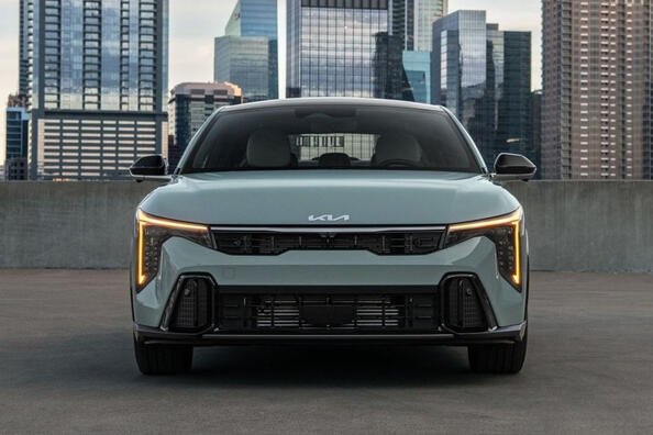 Testbericht des Kia K4 der zweiten Generation: Stil, Technologie und Platz