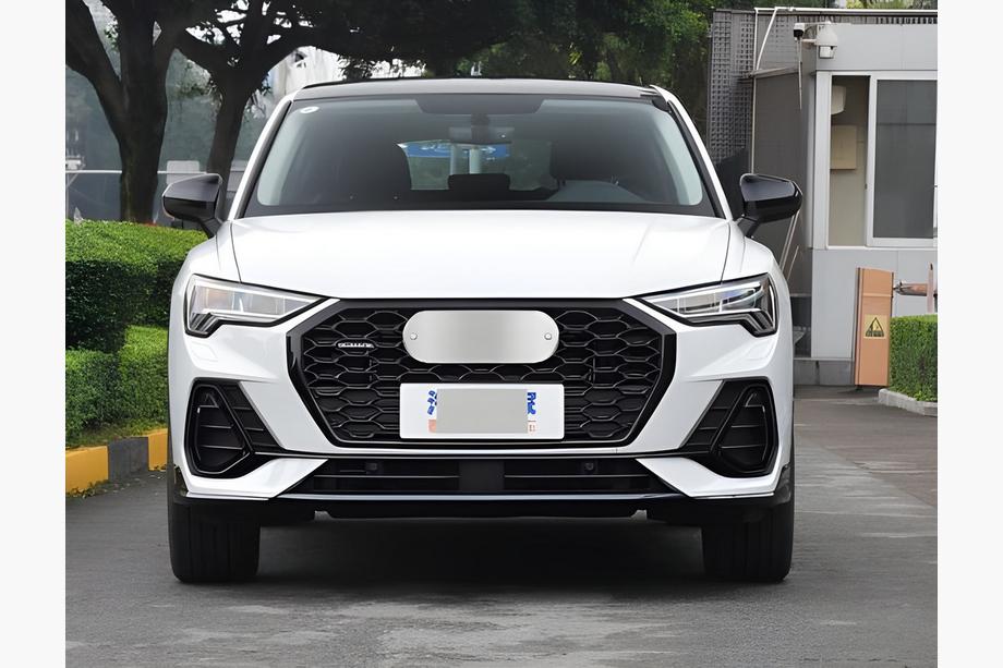 Audi Q3 2019–2025 Nebelscheinwerfergitter mit Frontspoiler (2 Stk, Schwarz) Image