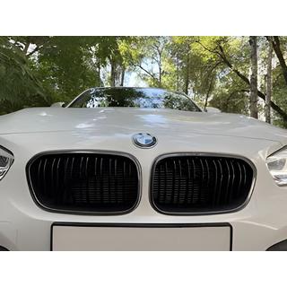 Nieren M-Look (2015-2019, Schwarz Glanz mit Chromrahmen) BMW 1 Series F20/F21 2011-2019 Foto 1