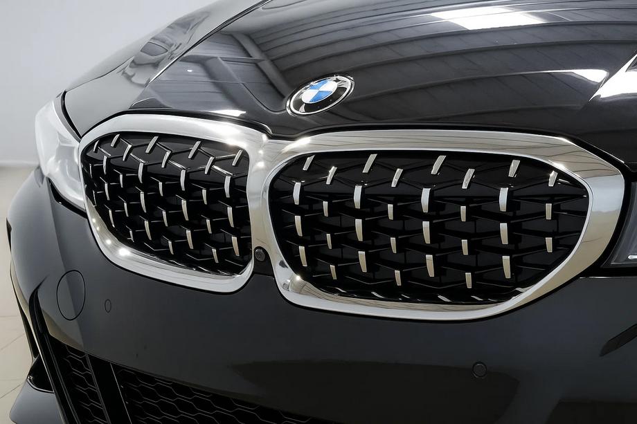 BMW 3 Series G20/G21 2018- Nieren Diamond Silver (2018-2022, Chrom Rahmen) Image